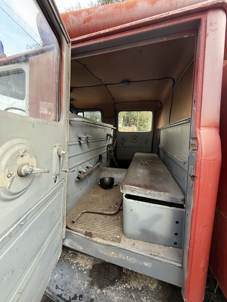 Подежний автомобіль пожарна