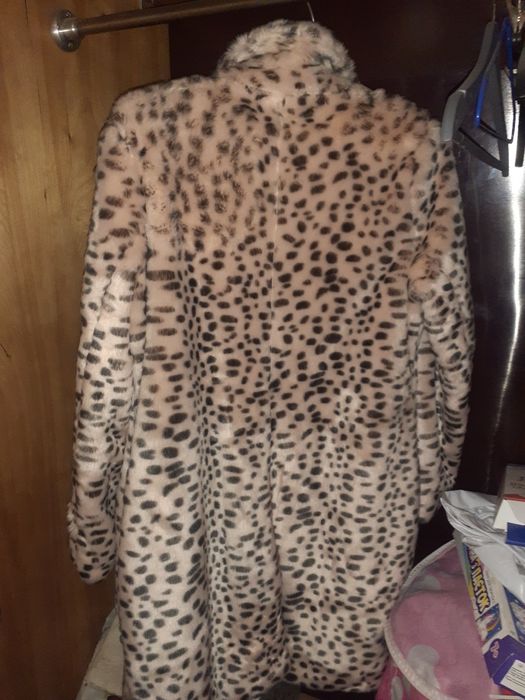 Продам женскую шубу