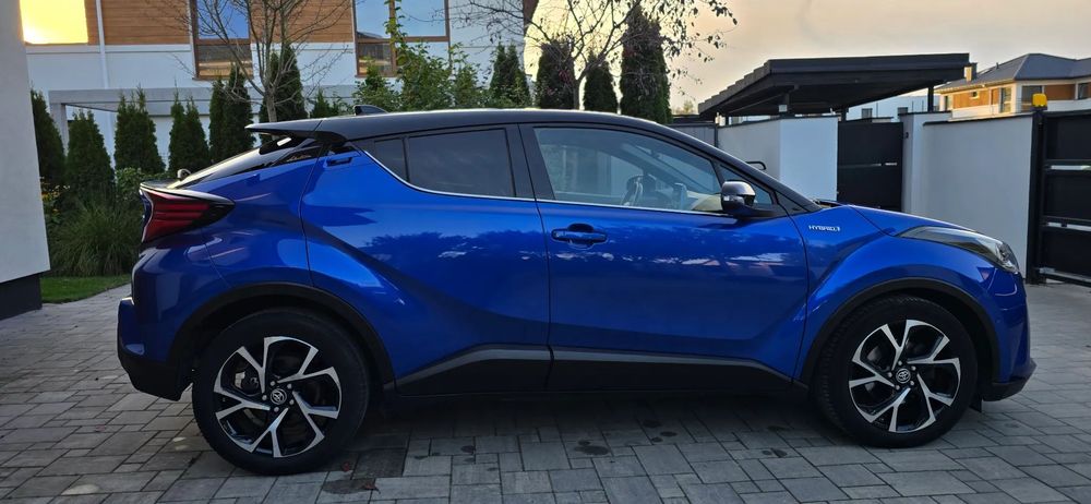 Toyota C-HR Selection hybryda LIFT polski salon ASO 100% bezwypadkowy