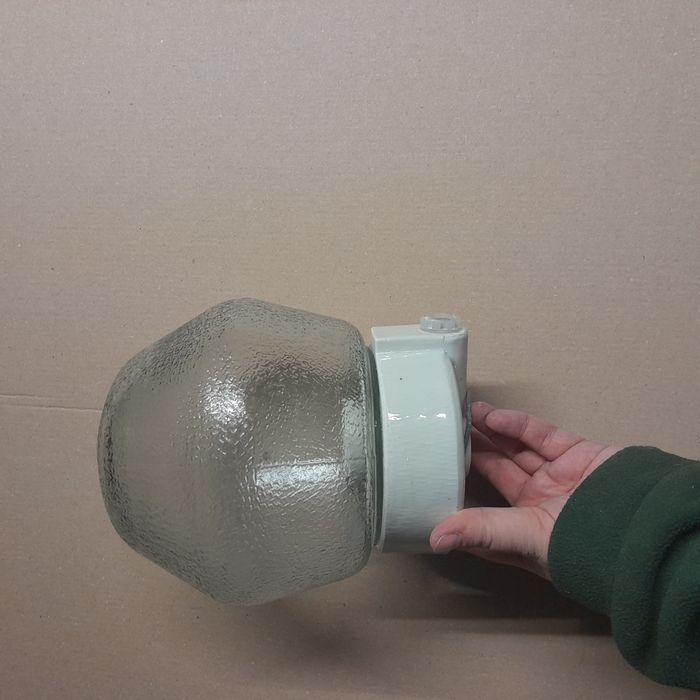 Lampa przemysłowa z podstawą porcelanową