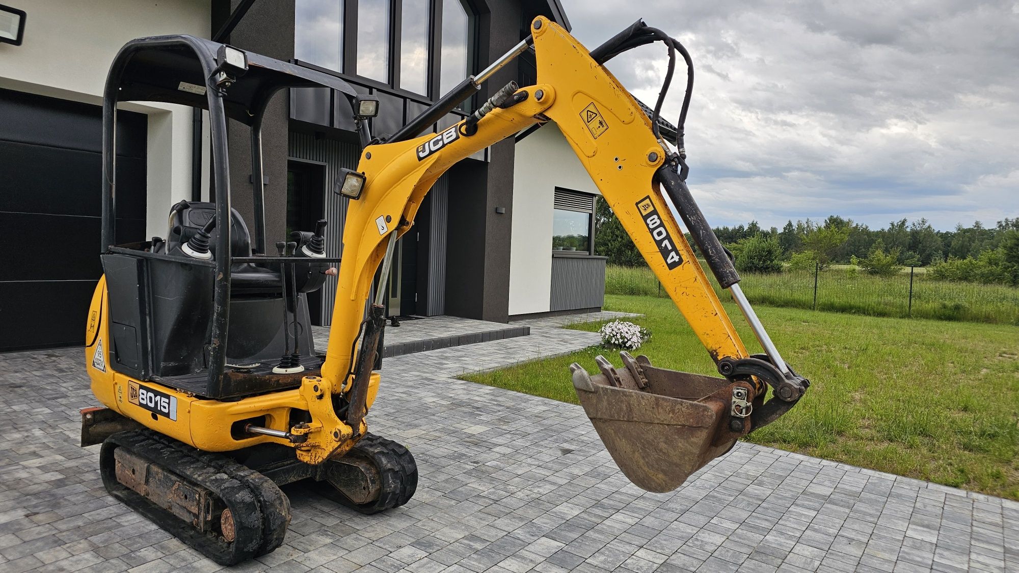 Minikoparka JCB 8014