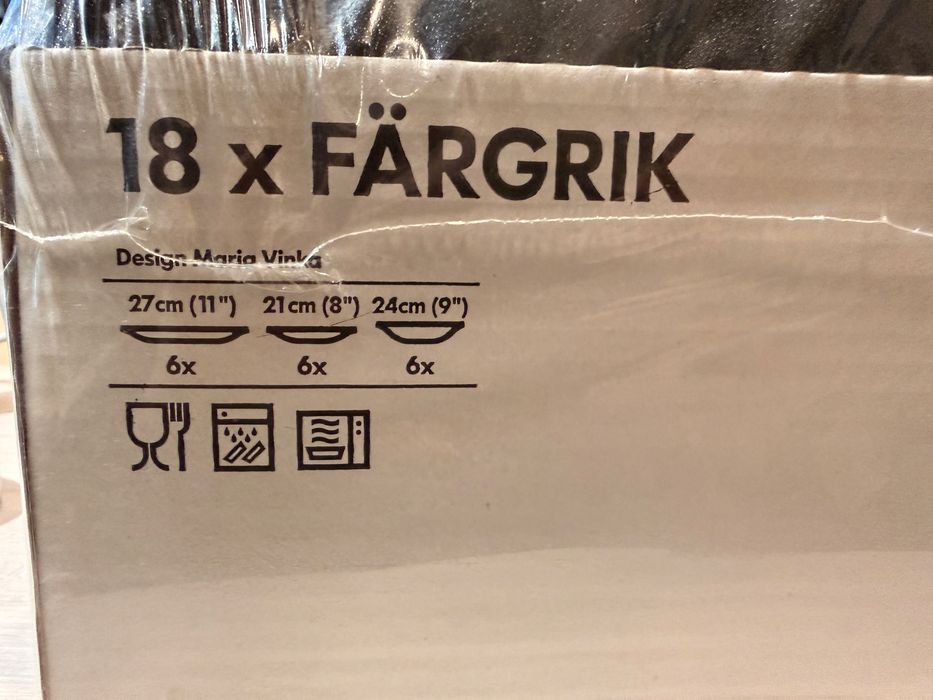 Набір посуду IKEA чорного кольору 18 предметів