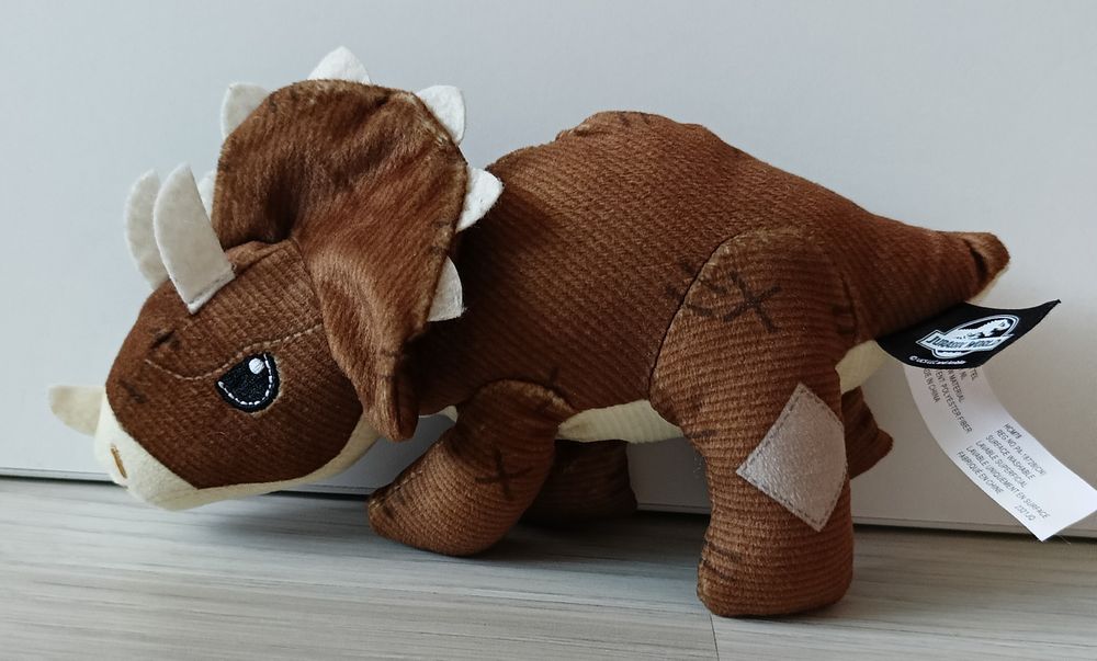 Jurassic World Park Jurajski Legacy Triceratops dinozaur maskotka 23cm