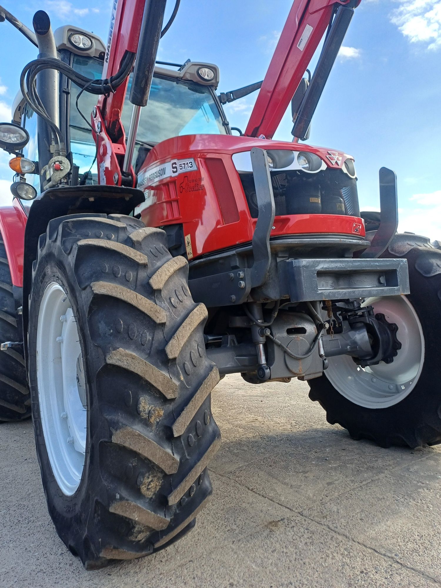 Massey Ferguson 5S 5713S sprowadzony ładowacz MF5712 MF 6455 NH T6