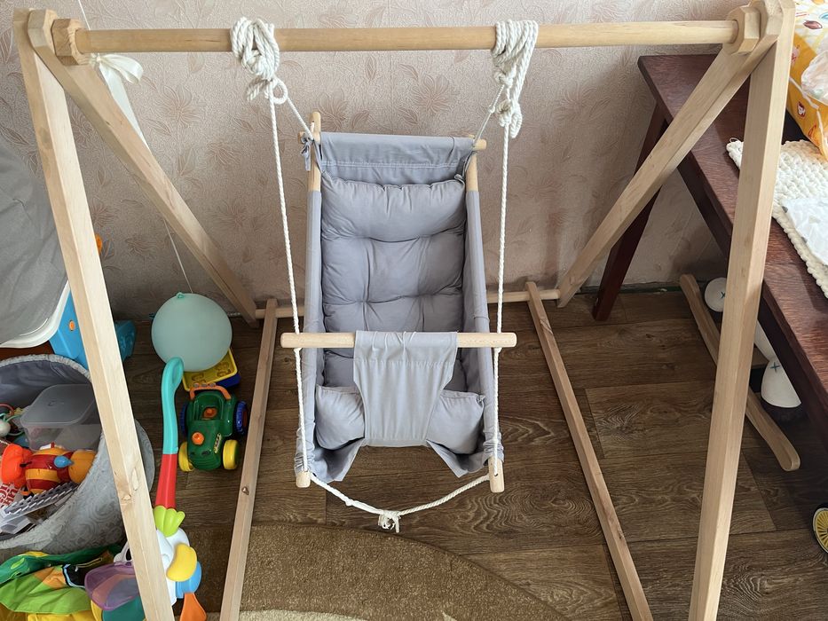 Гойдалка для діток