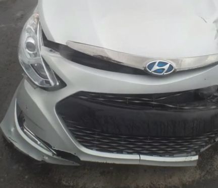 Продається ліва половина бампера Hyundai Sonata Hybrid YF 2014