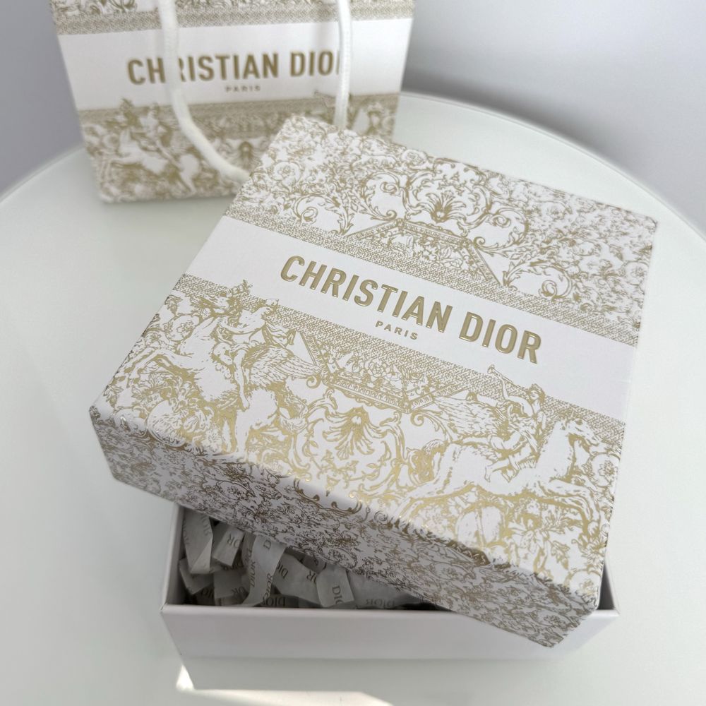 Подарункове пакування (пакет і коробка) Dior.
