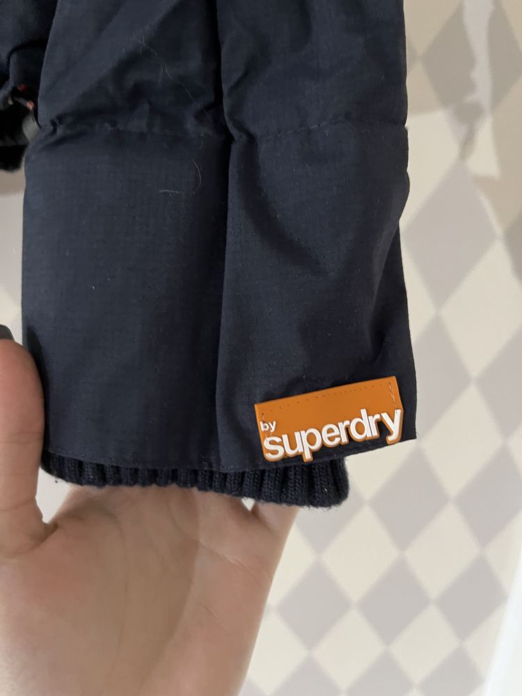 Wiatrówka superdry