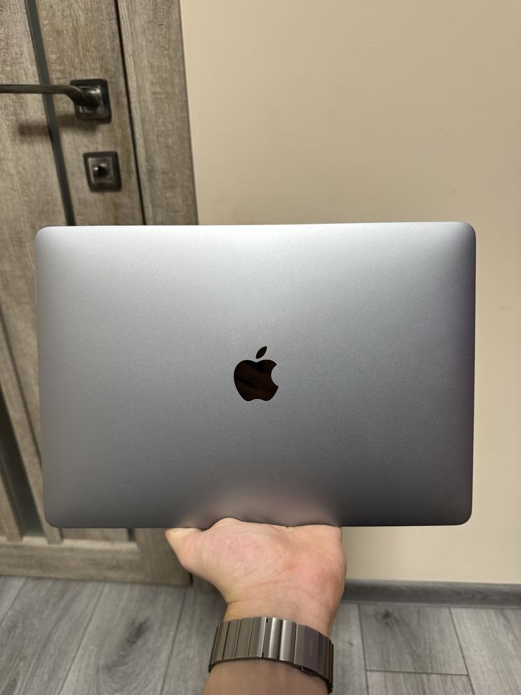 Macbook pro 13 2019 core i5 16/256gb touchbar