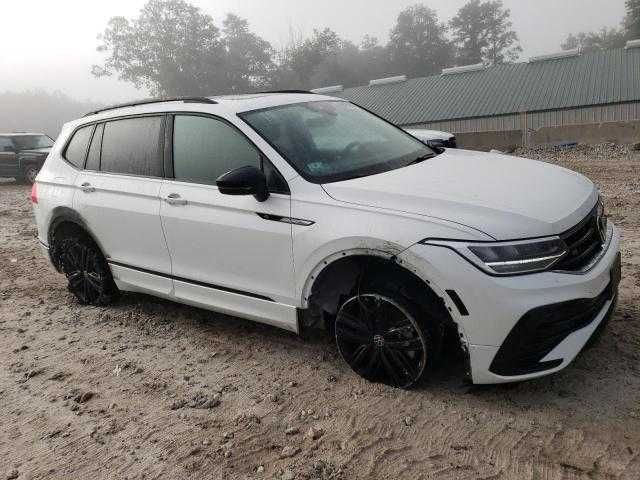 2022 Volkswagen Tiguan SE R-LINE Black