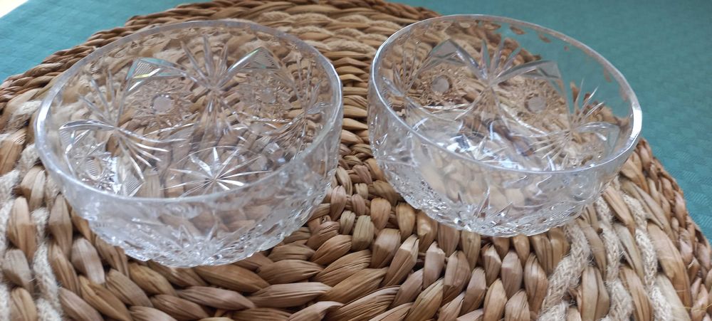 Dwie małe salaterki z kryształu