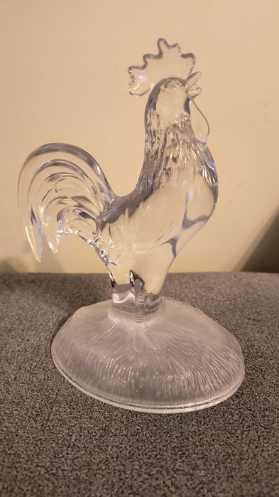 Szklana figurka koguta