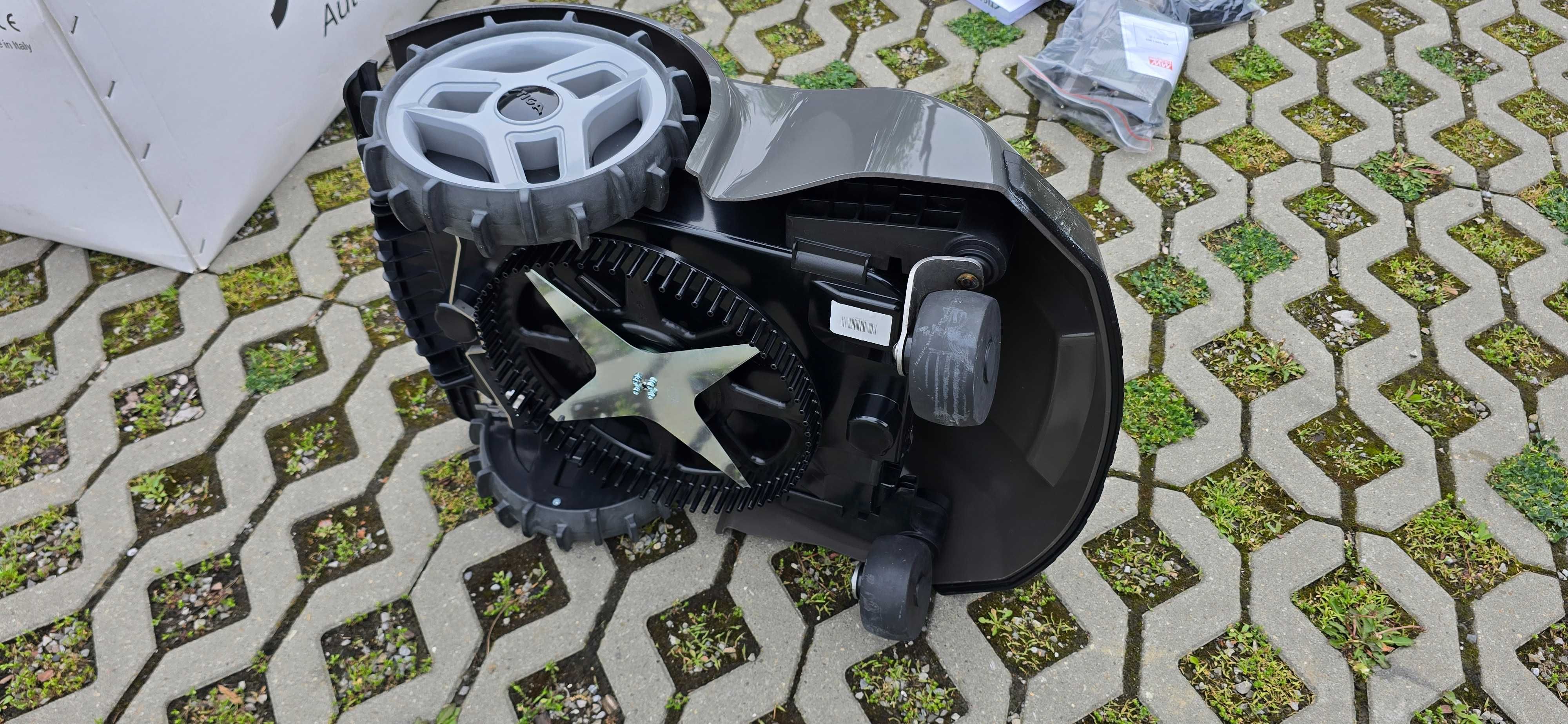 Robot koszący STIGA Autoclip 550 SG - Automatyczny - NOWY