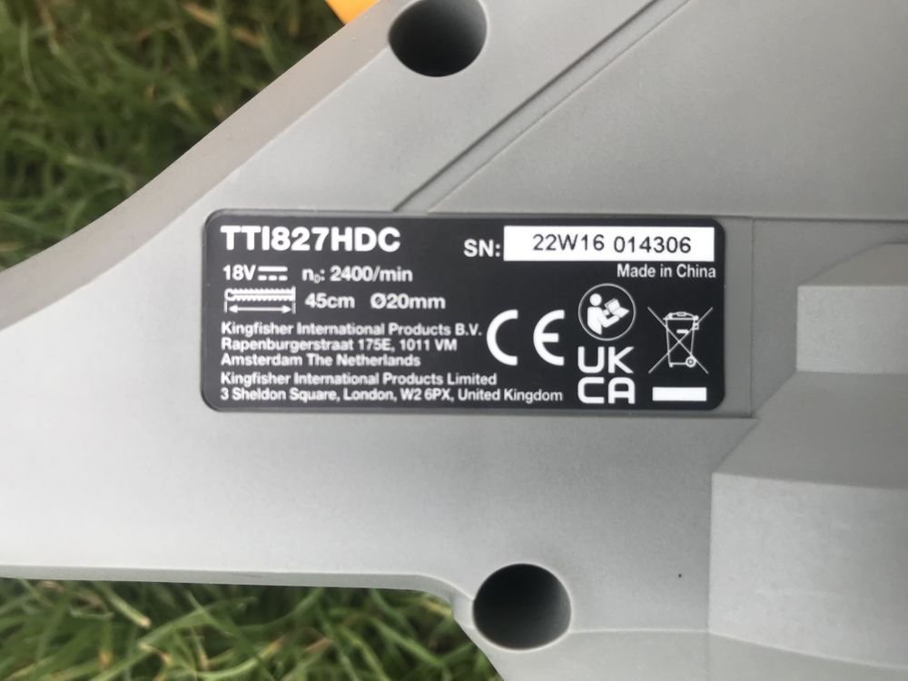 Кущоріз акумуляторний Titan TTI827HDC 45 СМ 18 В 1 X 2,0 з Англії
