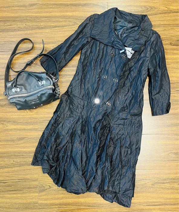 Плащ, тренч………..