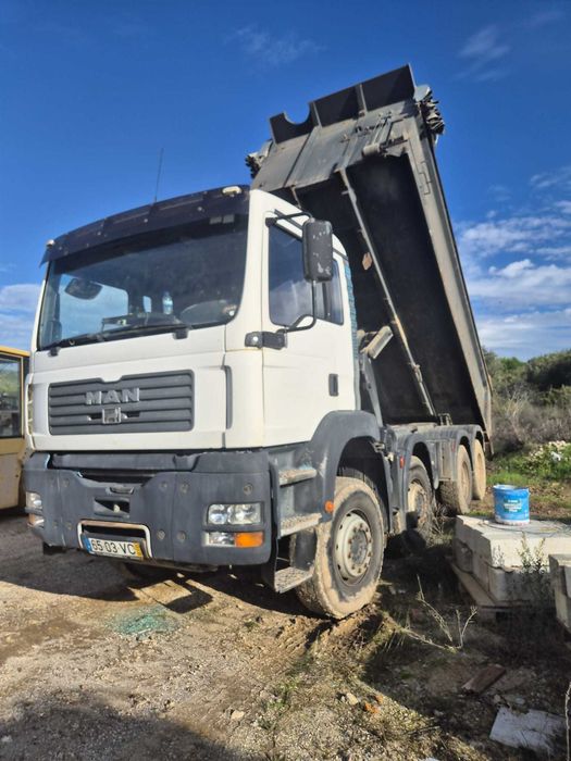 Camião Basculante 4 eixos com Toldo