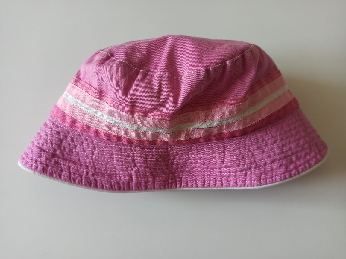 Różowy bawełniany kapelusz