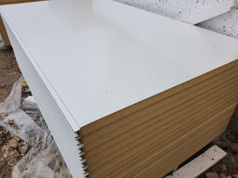 Płyty warstwowe, ścienne, dachowe, obornickie