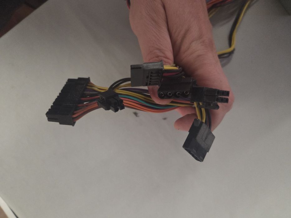 zasilacz Tracer 420W sprawny ale bardzo głośno chodzi wentylator