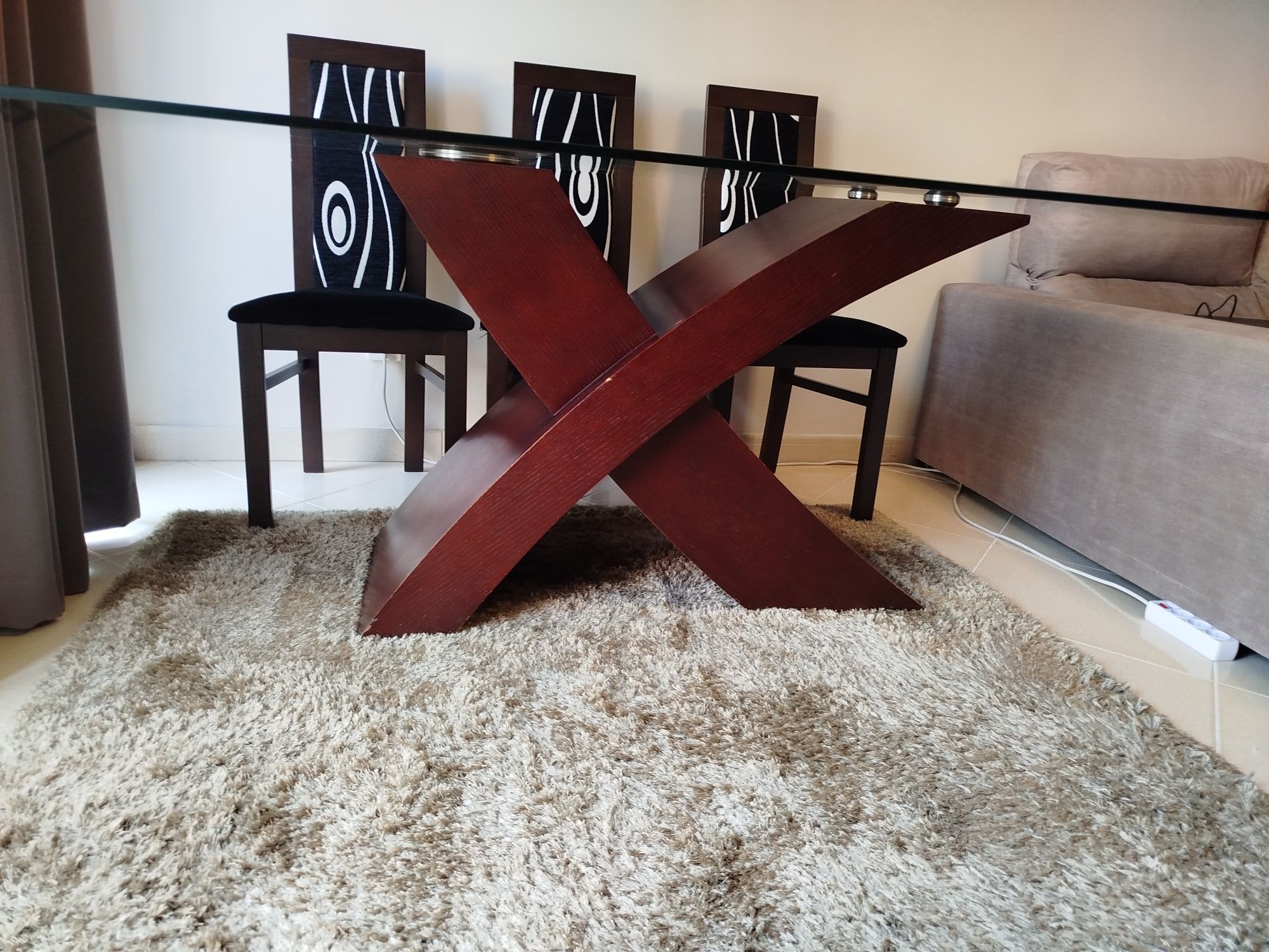 Mesa de Sala em Vidro com 6 cadeiras