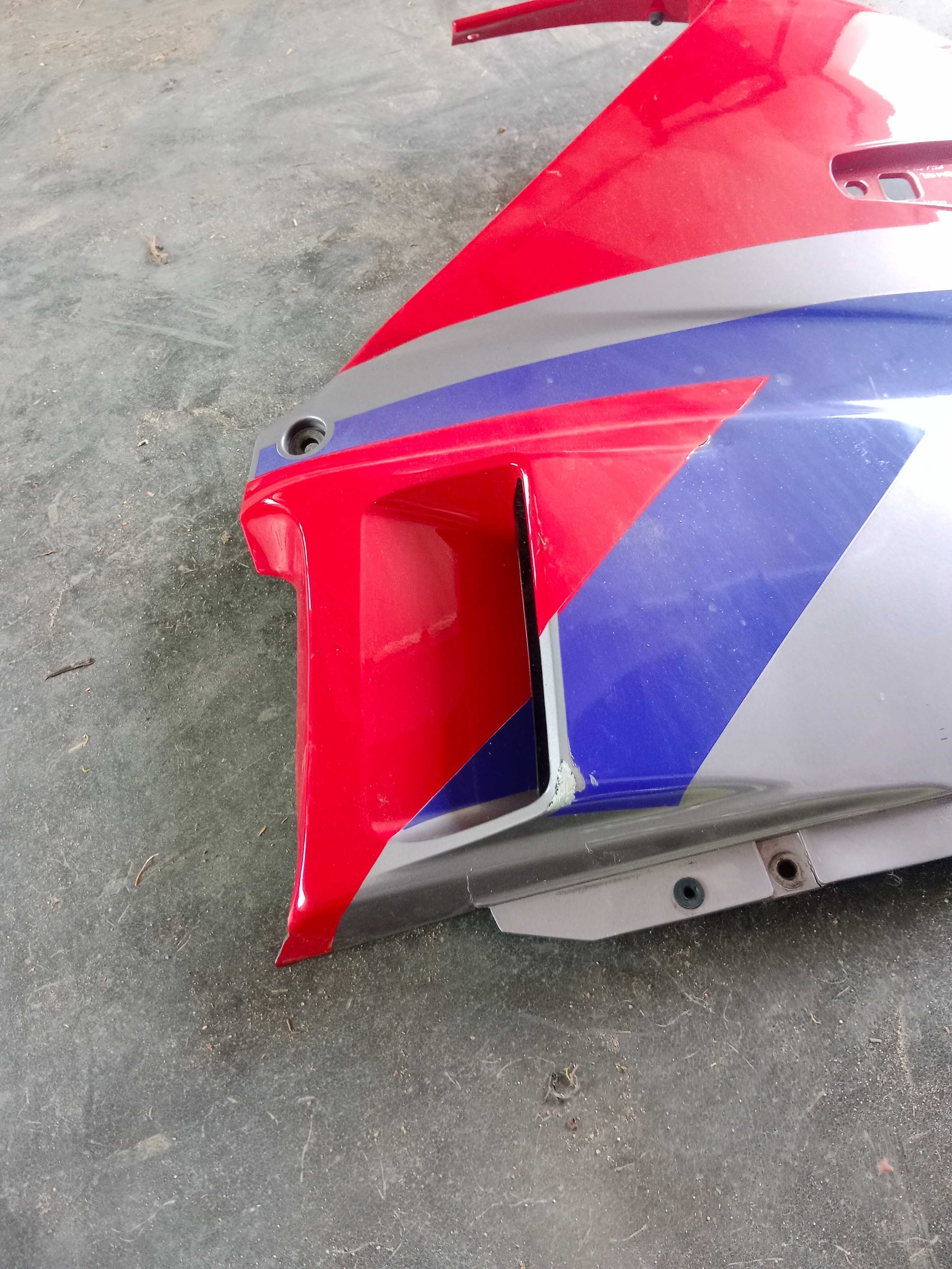kawasaki gpx600 gpx 600 boczek czasza owiewka prawa przód przednia