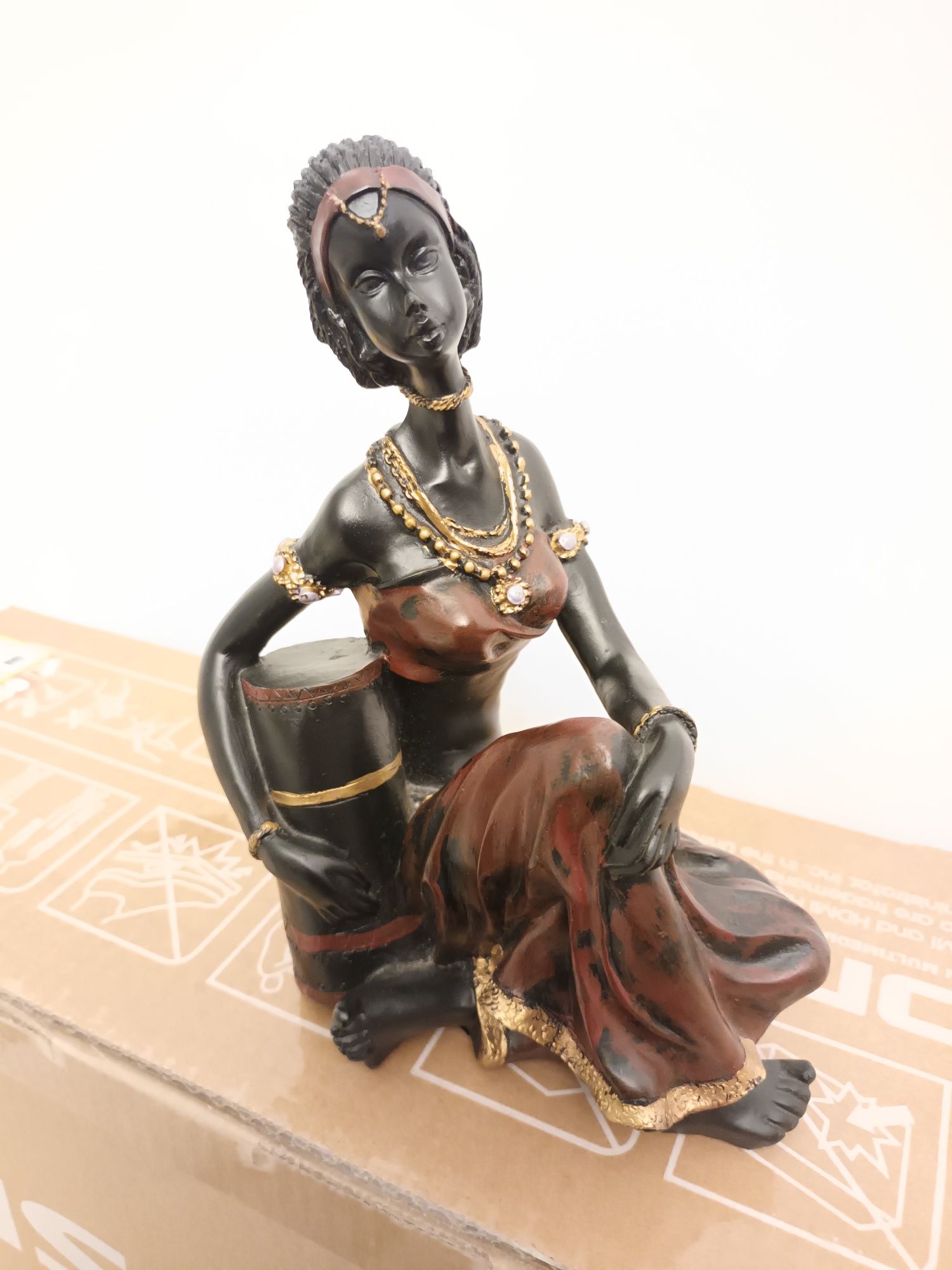 Kolekcja Afrykanska Kobieta z bębenkiem