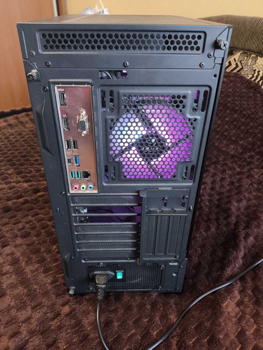 Продам  компʼютер на базі Intel Core i5-12400