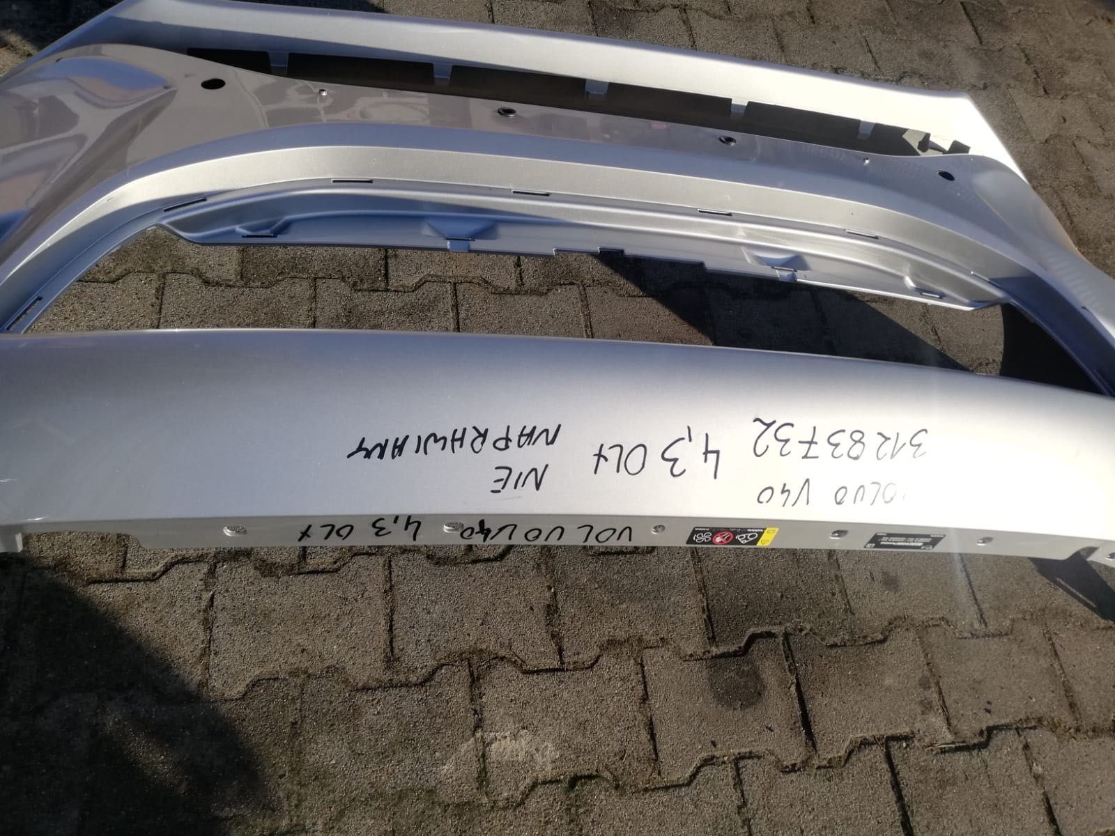 Zderzak Volvo V40 nie naprawiony