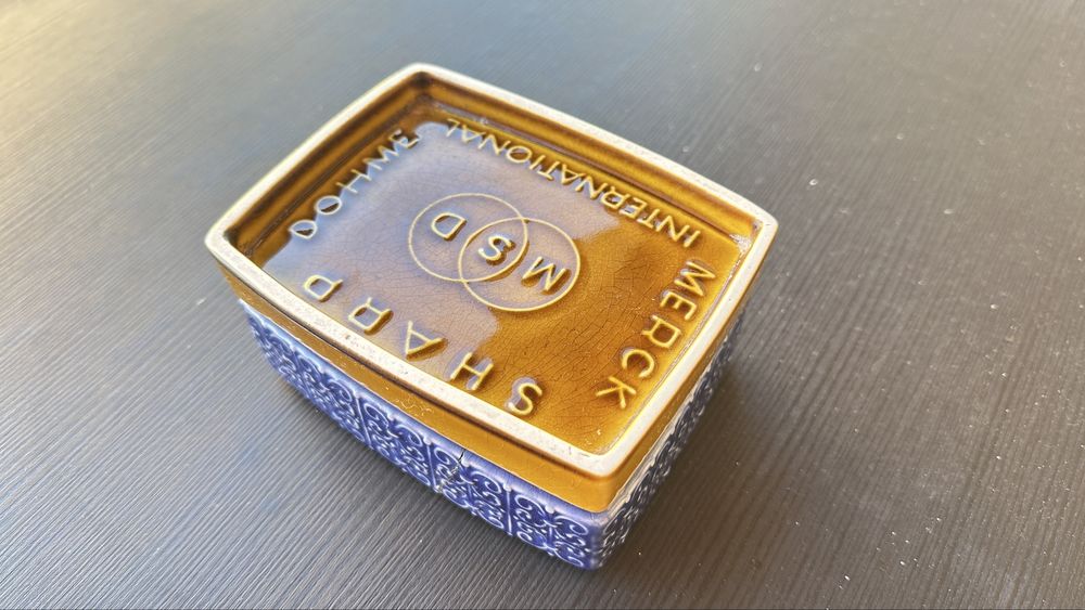 Caixa Cerâmica Merck Sharp & Dohme