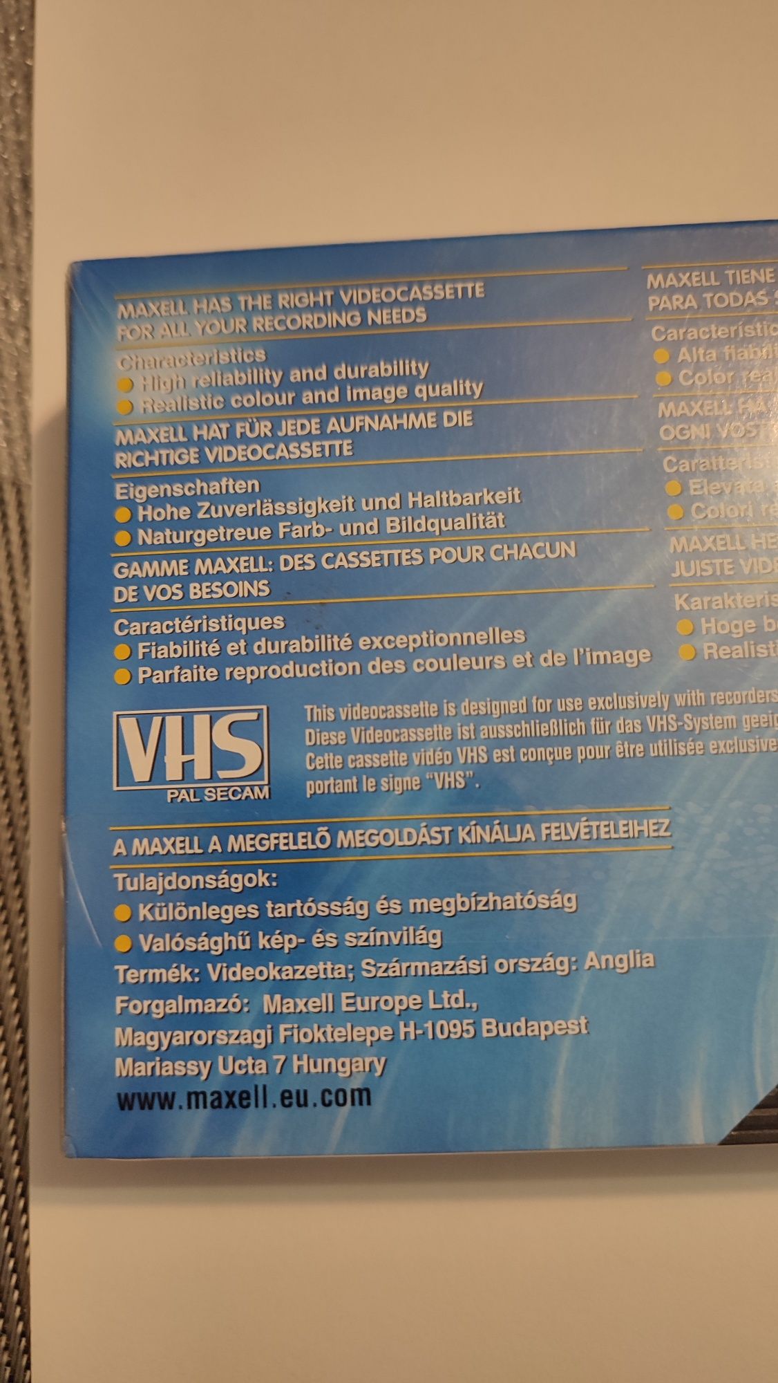 Video cassette Maxell