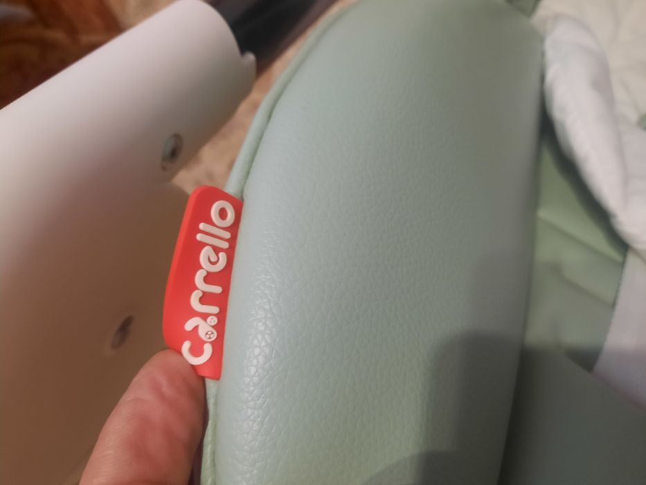 Дитячий столик для годування.