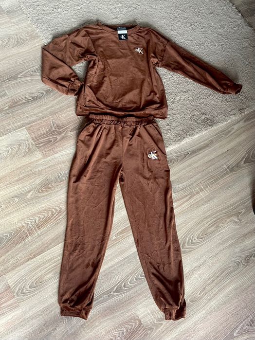 Dres brąz cappuccino welurowy CK rozmiar uni sport old money sport