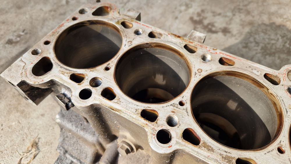 Blok silnika BMW M52 1xVanos M52B25 M52B28 aluminiowy gwinty M12 turbo