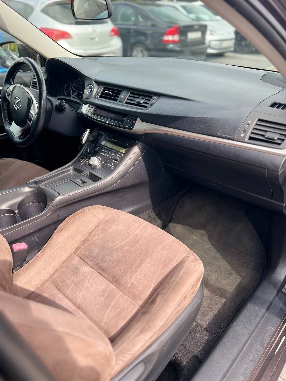 Lexus ct 200h hybrida