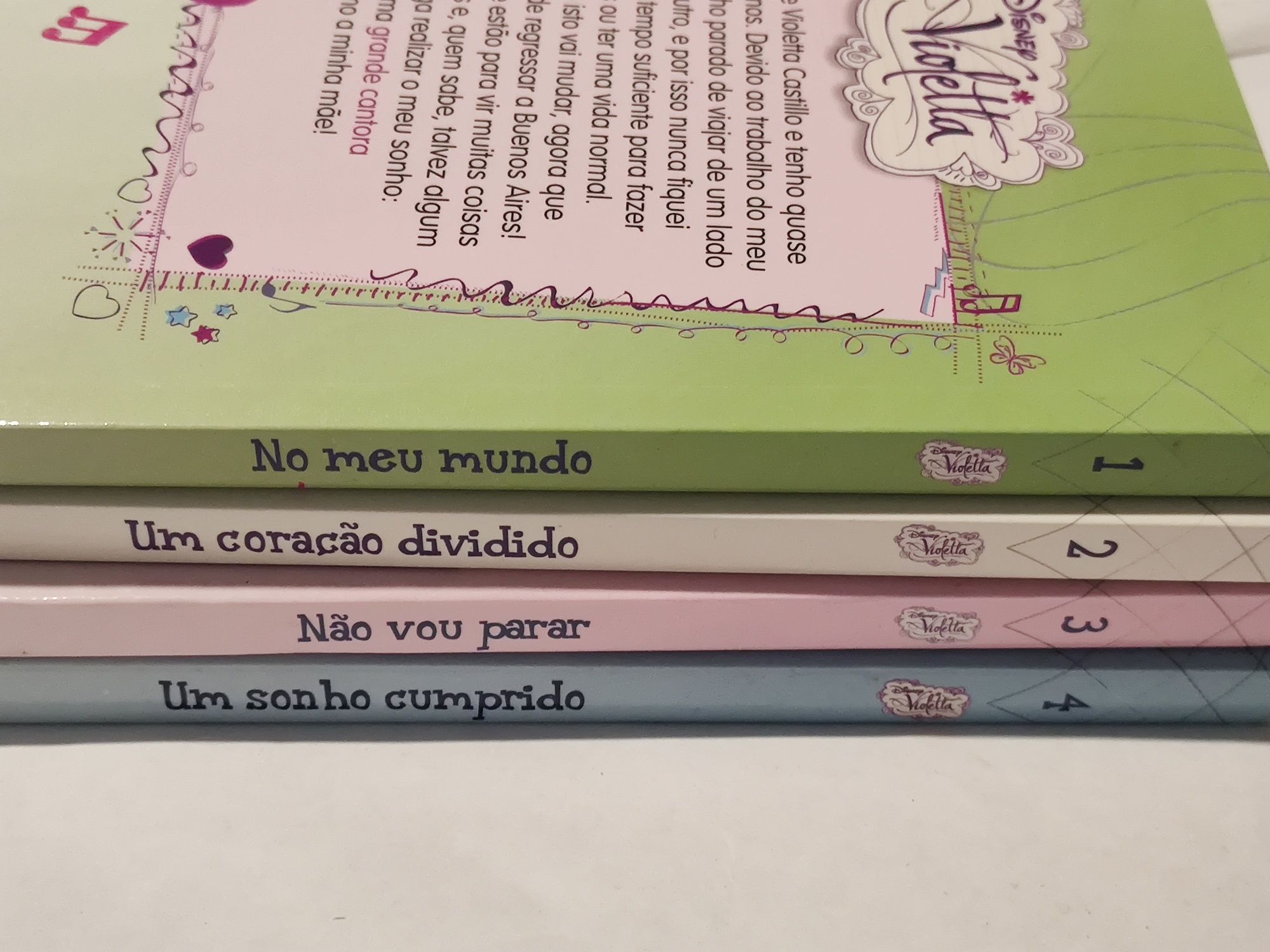Conjunto de livros da Violetta (Disney)