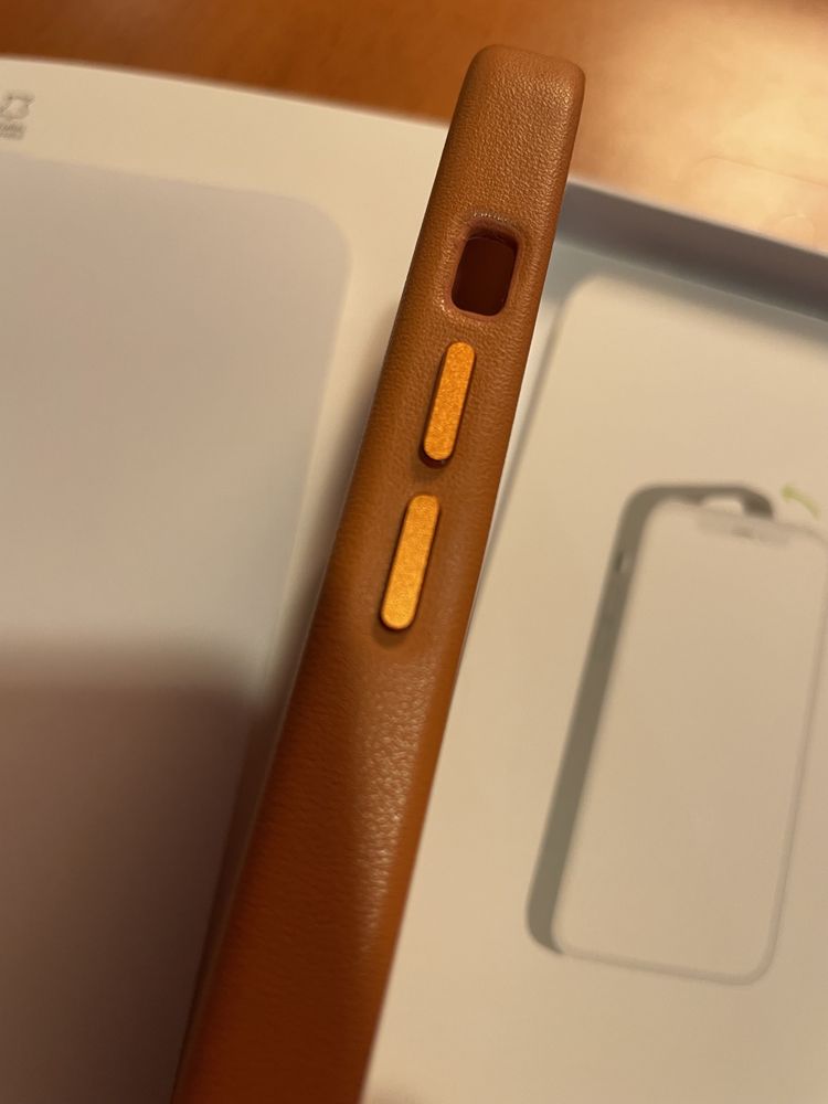 Capa em Pele ou Silicone com MagSafe iPhone 14/Pro Max/Plus/+ Película