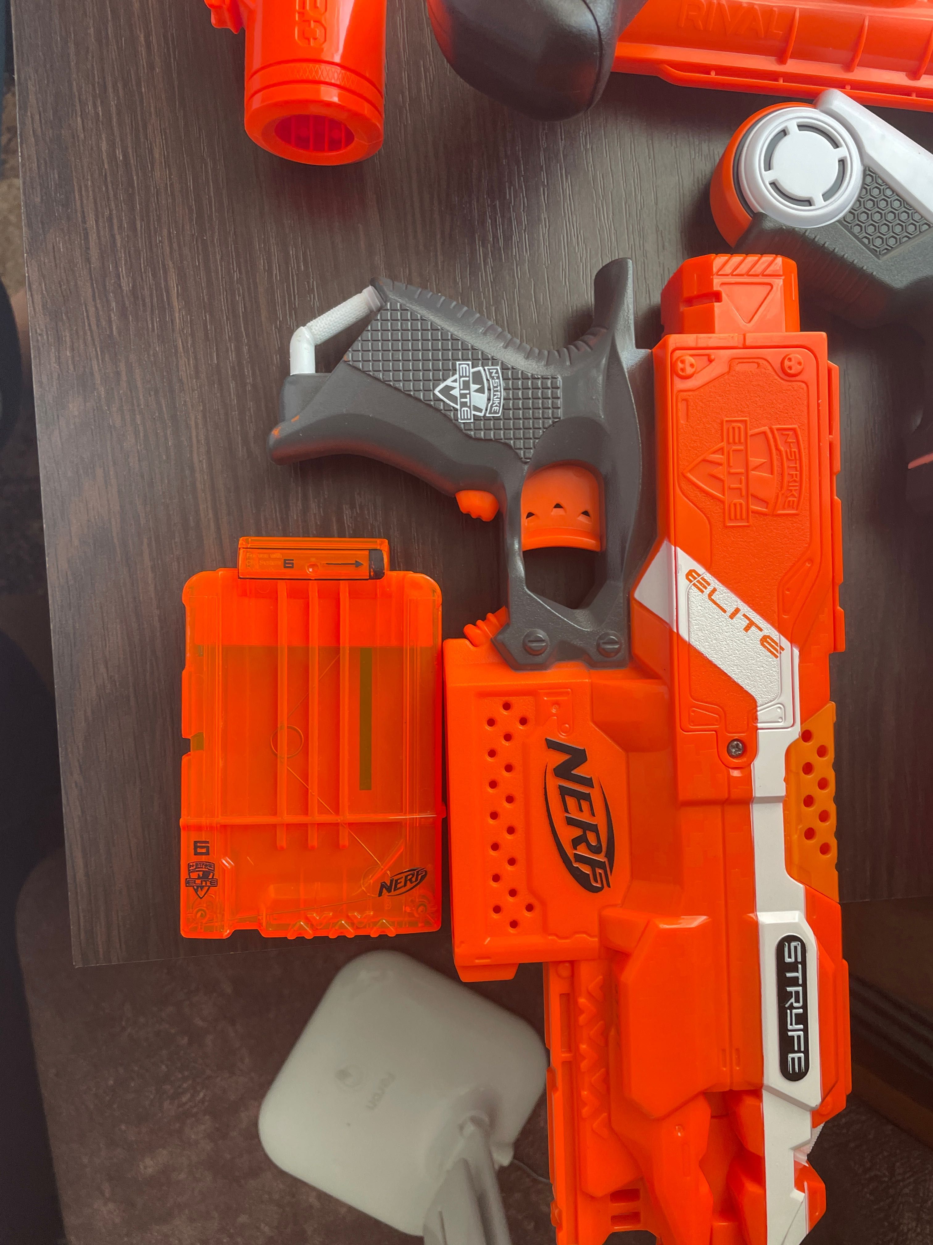 Nerf  бластери набором