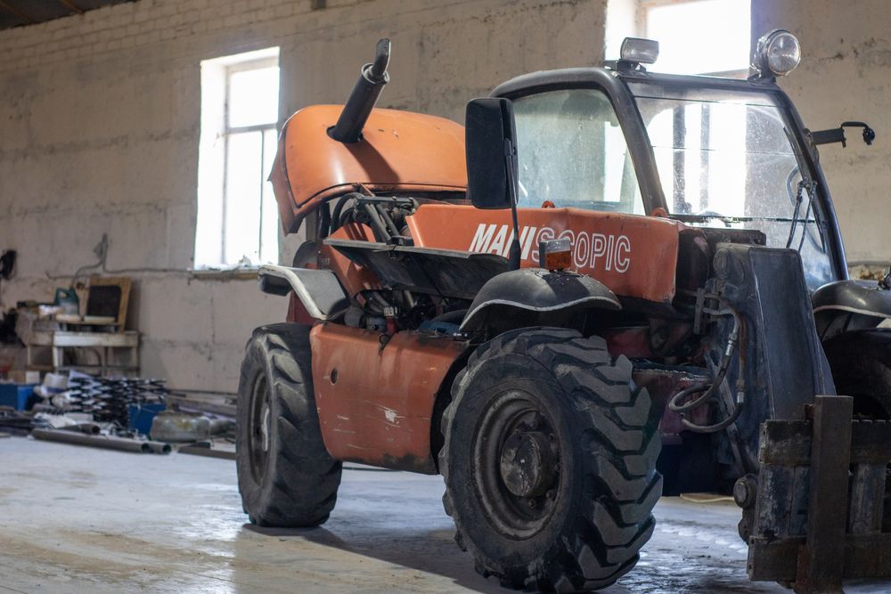 Продам погрузчик Manitou