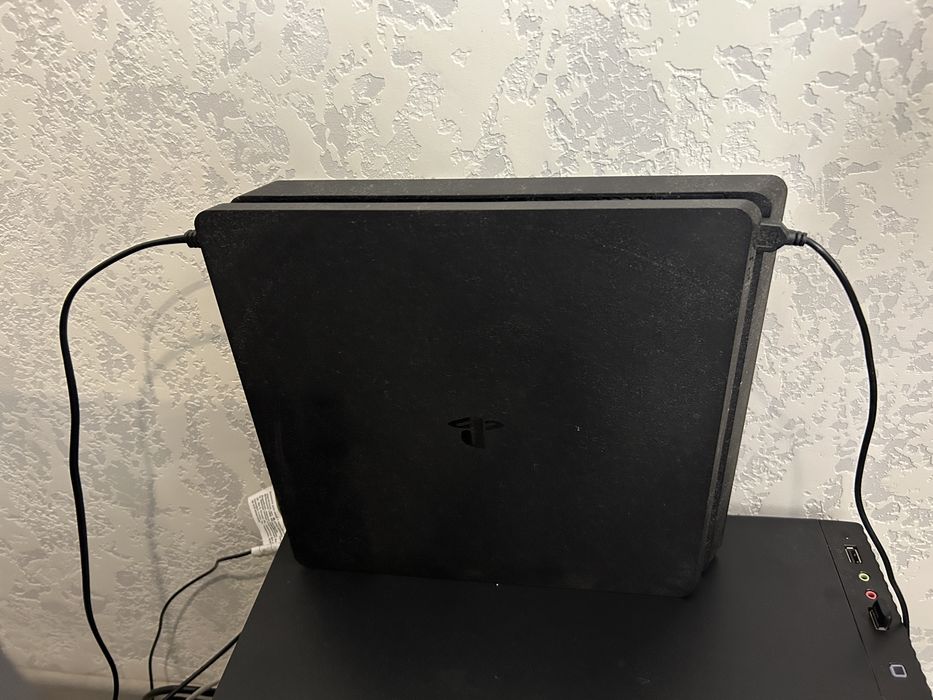 Ps 4slim в хорошому стані