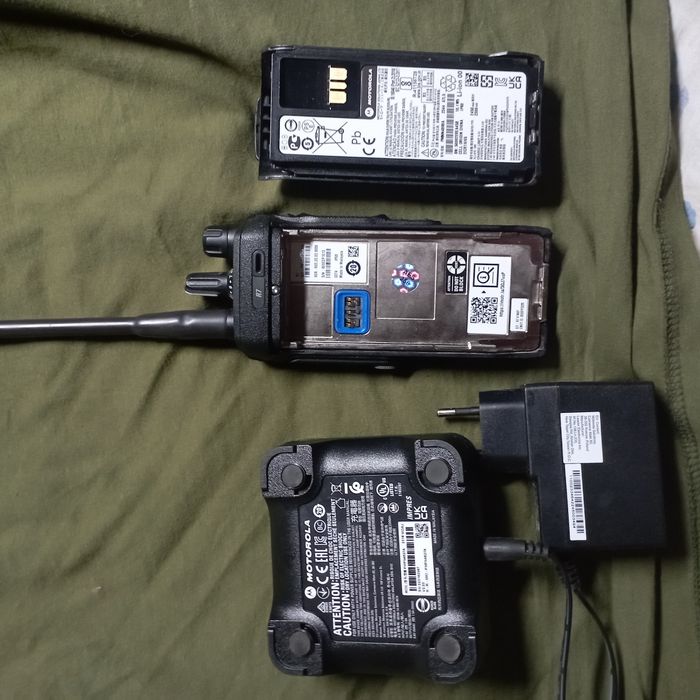 Продам:  Радіостанцію Motorola R7 NKP (б/у, комплект)