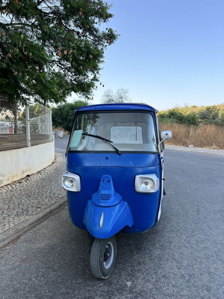 Tuk Tuk Piaggio APE 200