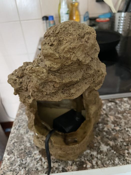 Vende-se vario material de terrario