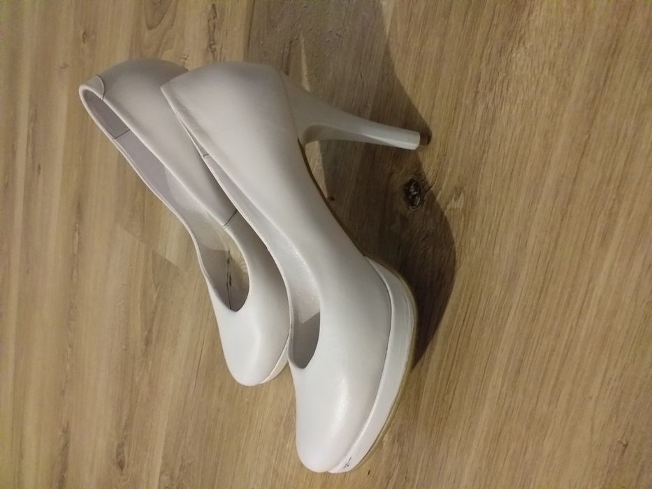 Białe, ślubne, skórzane, wygodne szpilki rozmiar 37