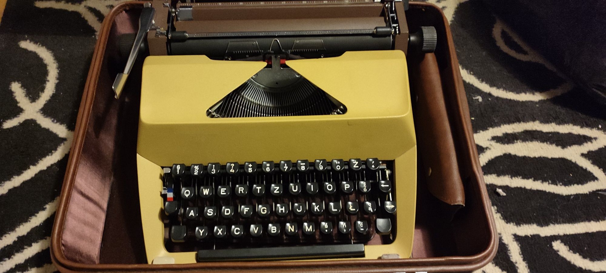 Maszyna do pisania walizkowa Łucznik