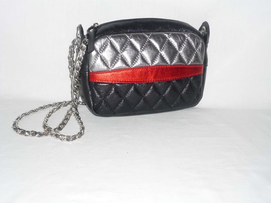 Vera Pelle Italy стьобана шкіряна сумка кросбоді на ланцюжку як нова