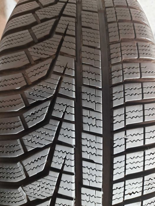 Шини 7,5мм 215/60 R16 HANKOOK Winter i*cept EVO2 б/у зима склад
