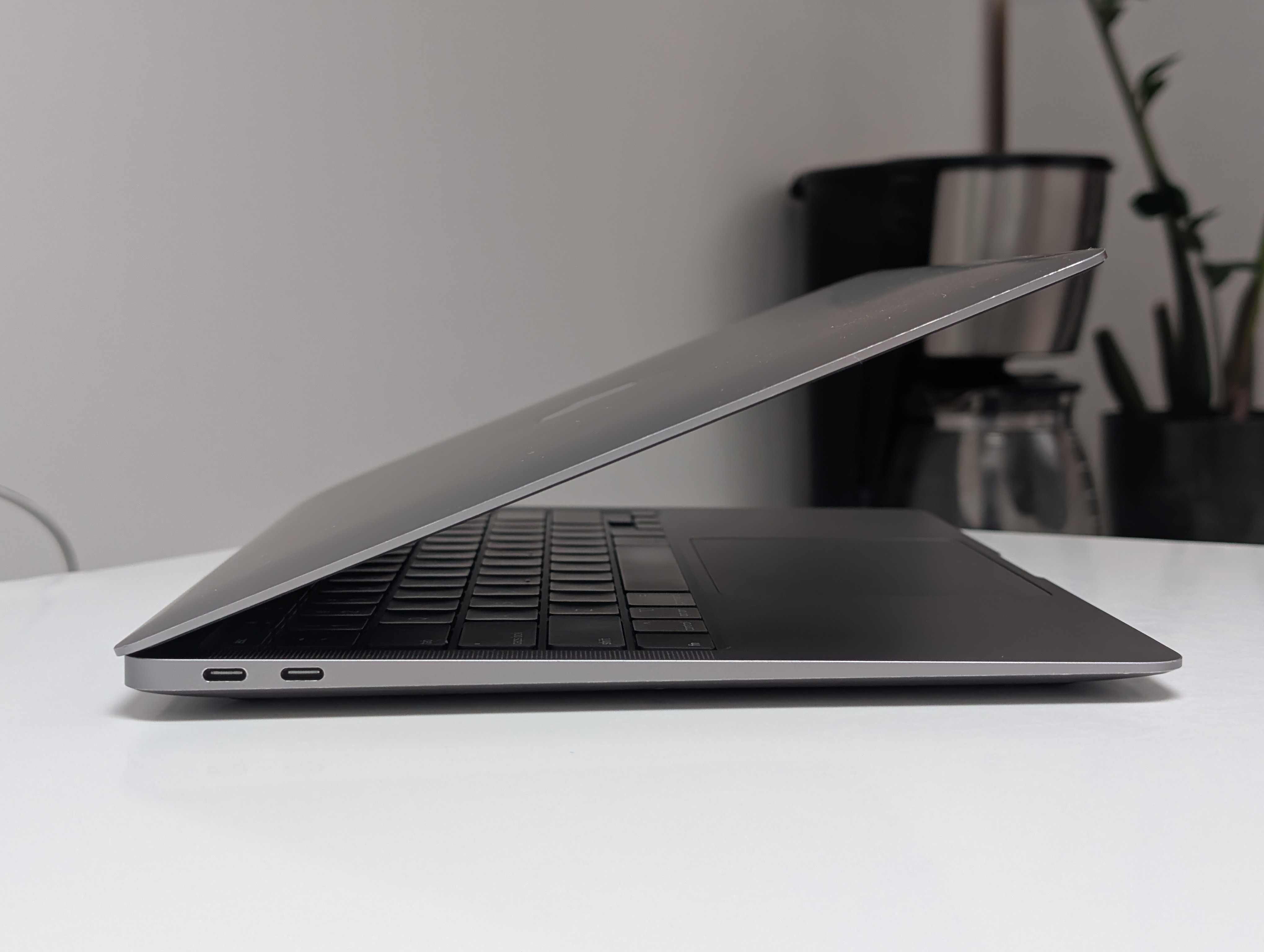 MacBook Air 13 2020 • Intel Core i5 • 8/512GB • АКБ 83% • Гарний стан