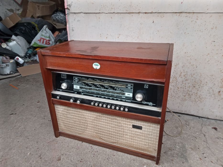 Радіола Регонда 102