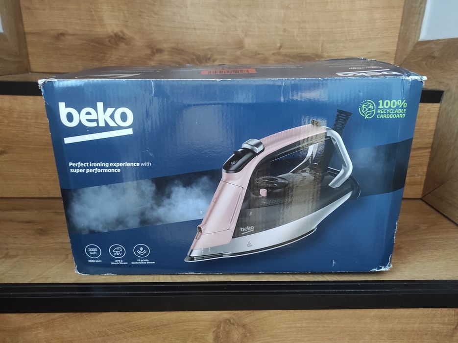 Żelazko parowe Beko SIM 8130 P o mocy 3000W i wydajności do 270 g/min