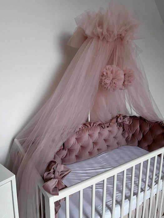 Baldachim E stelazem